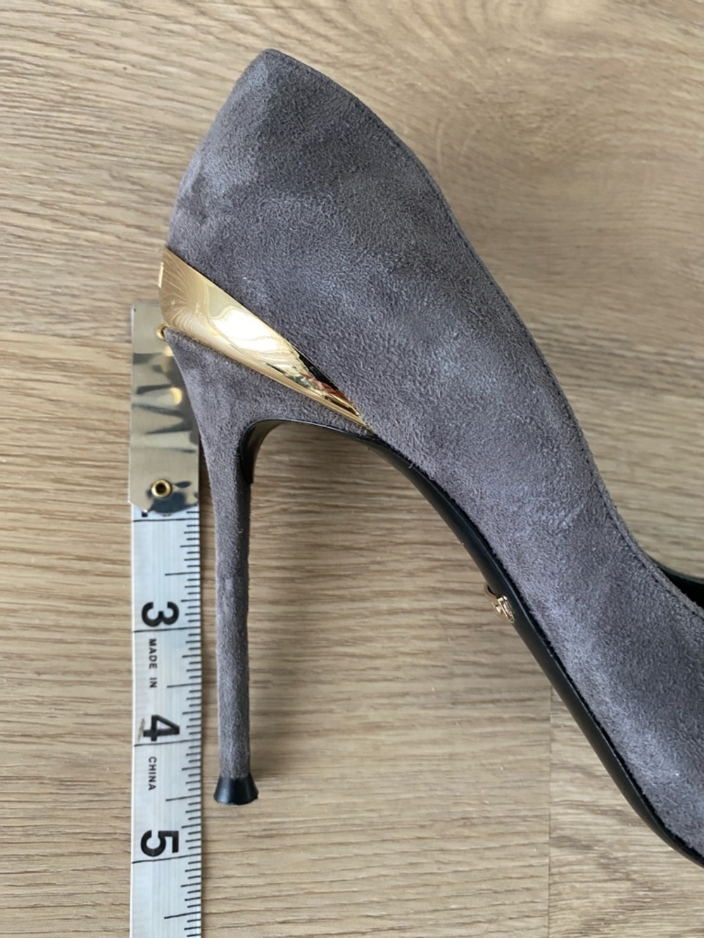 Roberto Cavalli Suede Pointed Toe Pumps Gray Gold Heel Detail Made in Italy - Picture 10 of 10